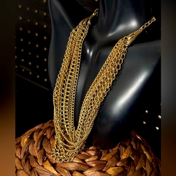 Vintage Layered Gold Tone Necklace Signed Hope Chest - Picture 7 of 10